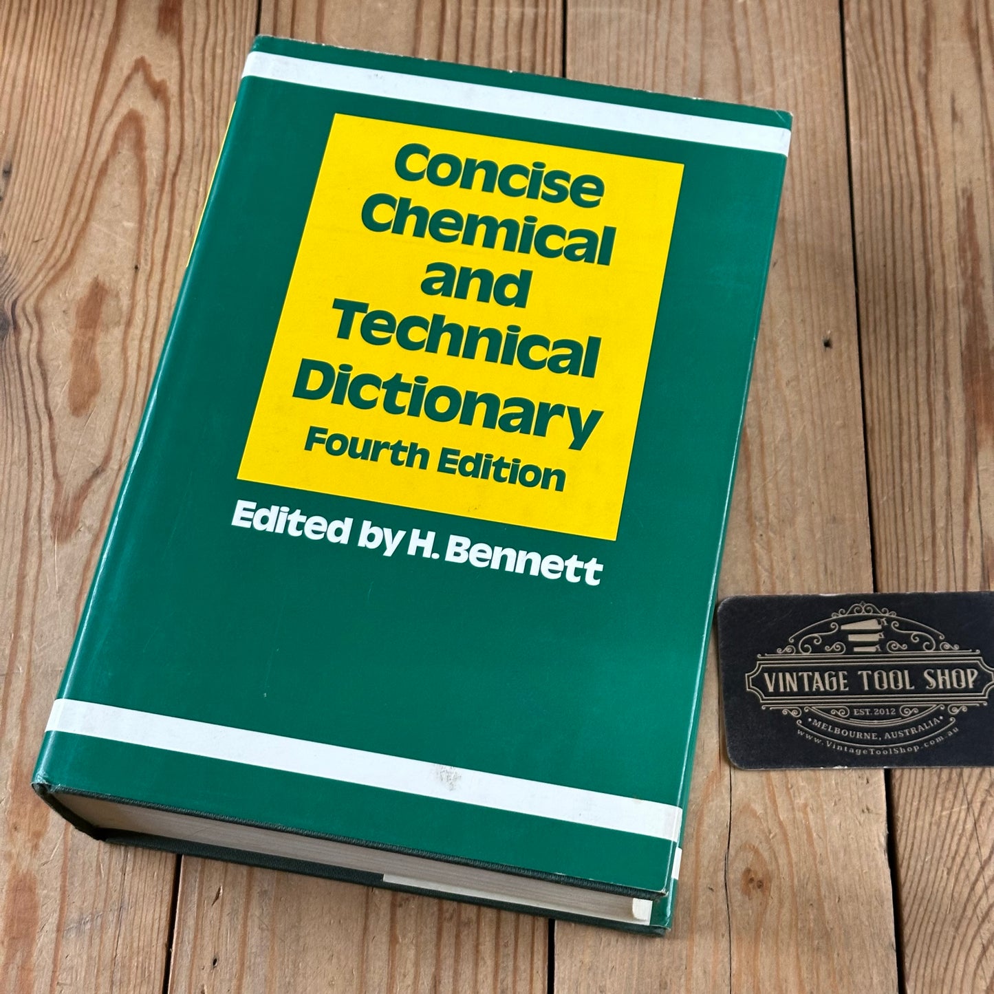 XBN175 Vintage 1986 BOOK Concise CHEMICAL and TECHNICAL DICTIONARY Fourth Edition by H.Bennett