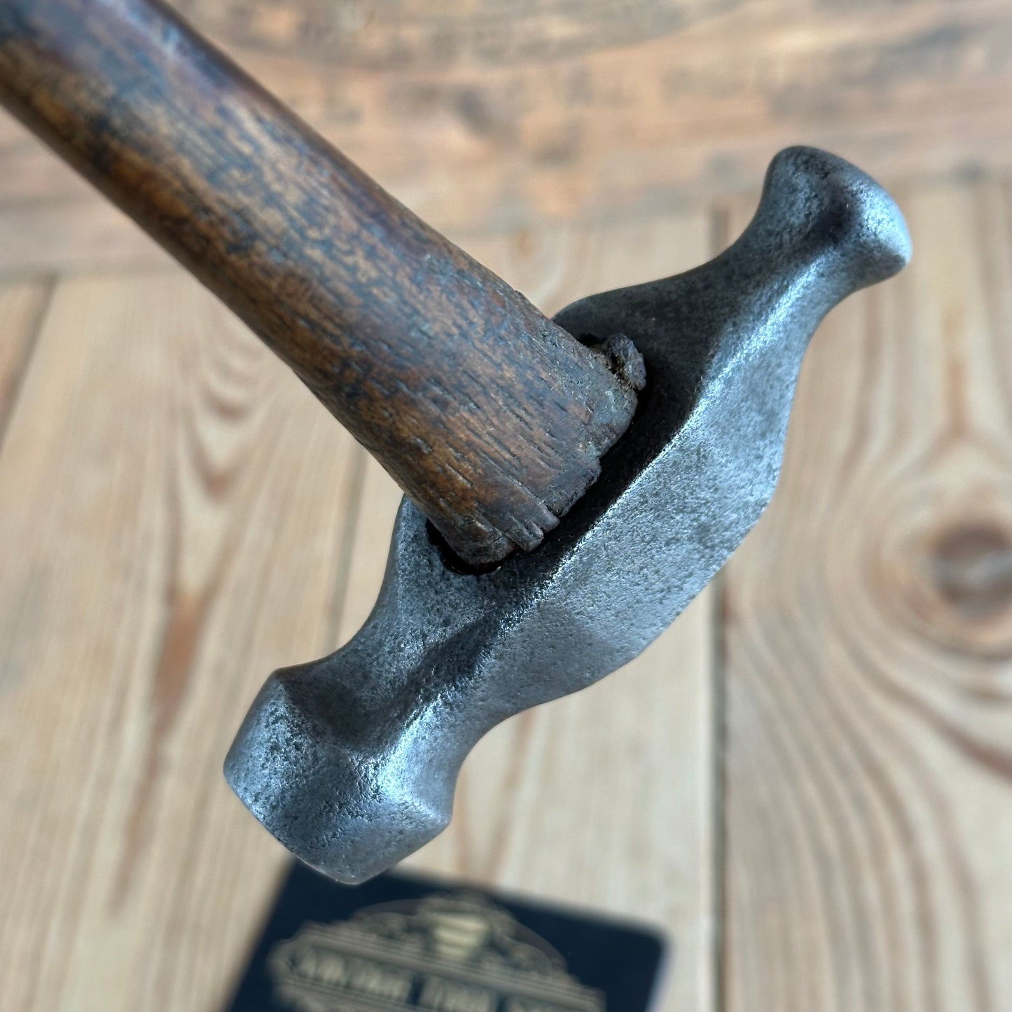 D1866 UNUSUAL! Vintage metalworking JEWELLERS Ball peen HAMMER