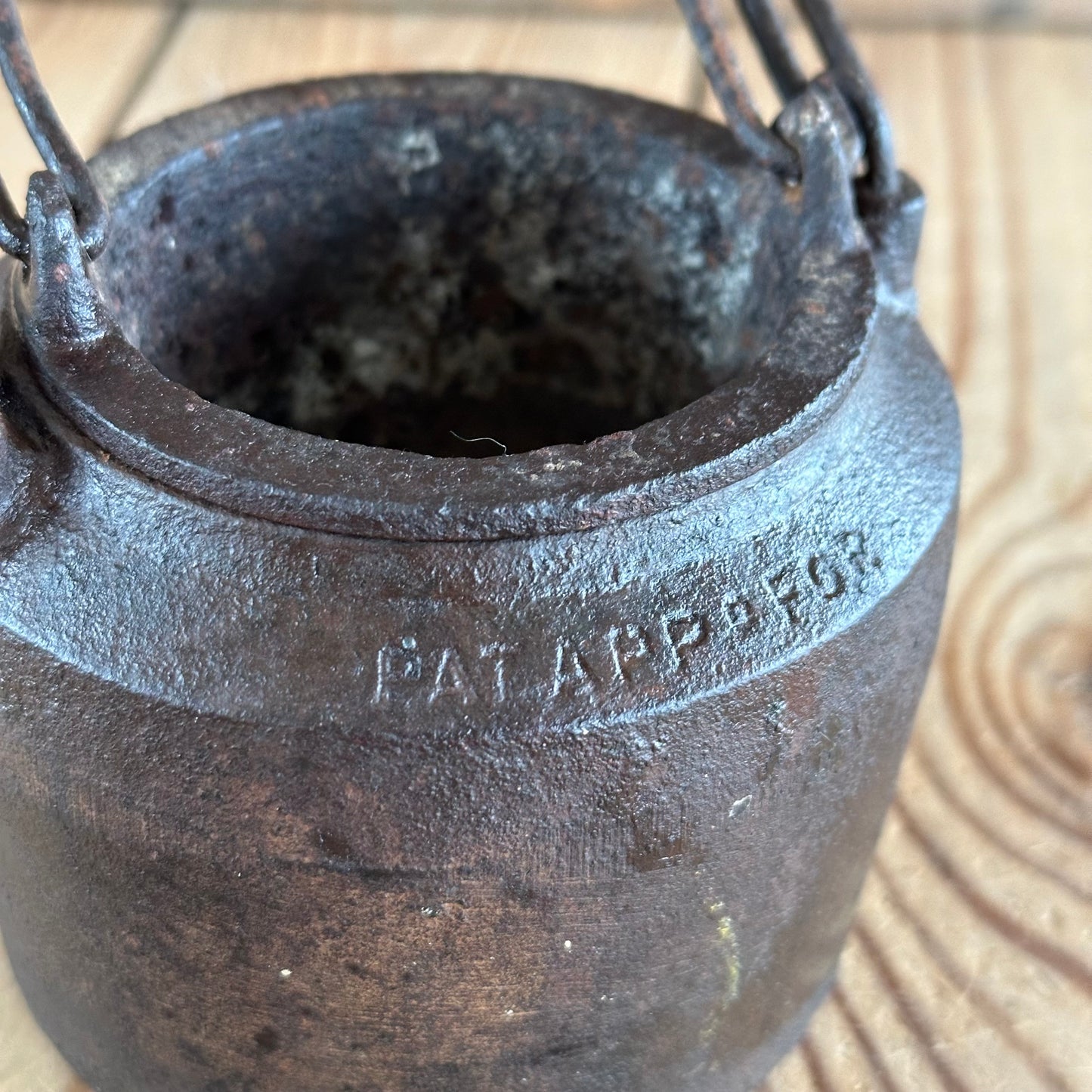 Y1177 Vintage Small CLARK & Co Cast Iron GLUE POT