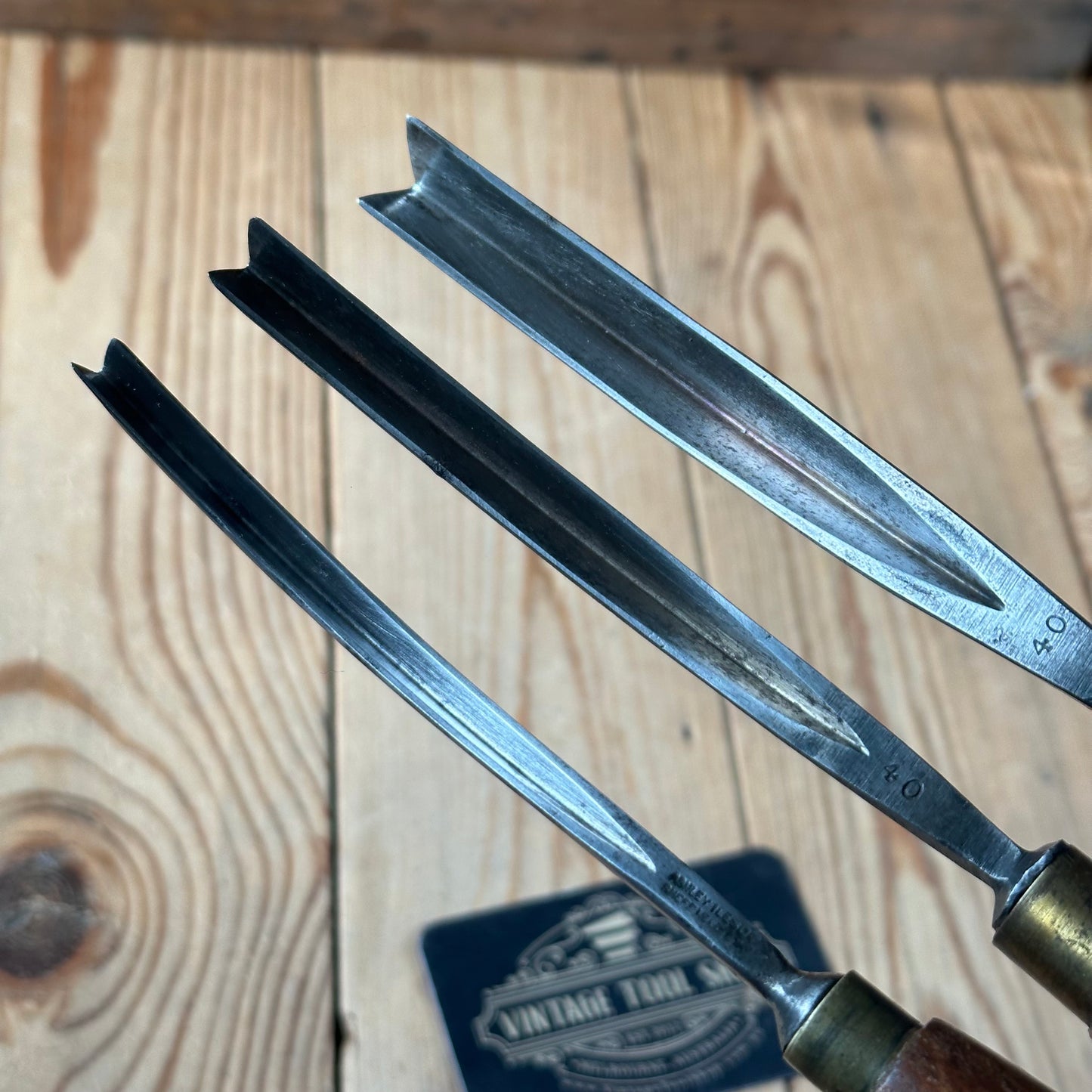 N1763 COOL! Vintage WILLIAM MARPLES & ASHLEY ILLES 3 x Carving SWEPT BENT V-GOUGE CHISEL Set