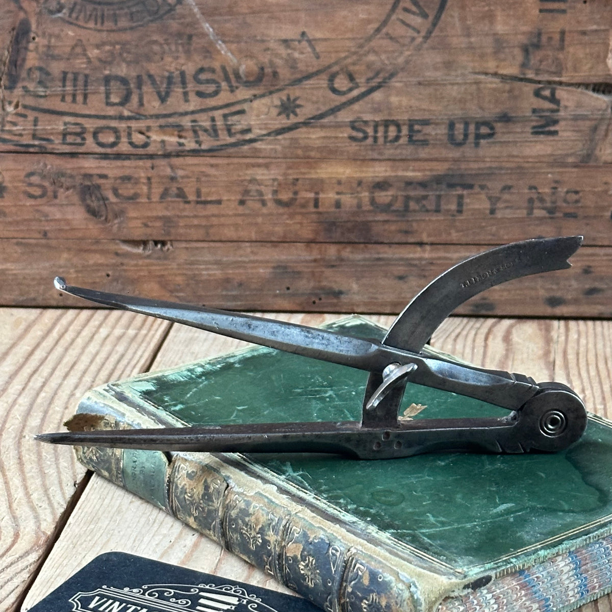 H2541 Vintage T.DIXON & Sons LEATHER grooving COMPASS marking knife TIMBER SCRIBE