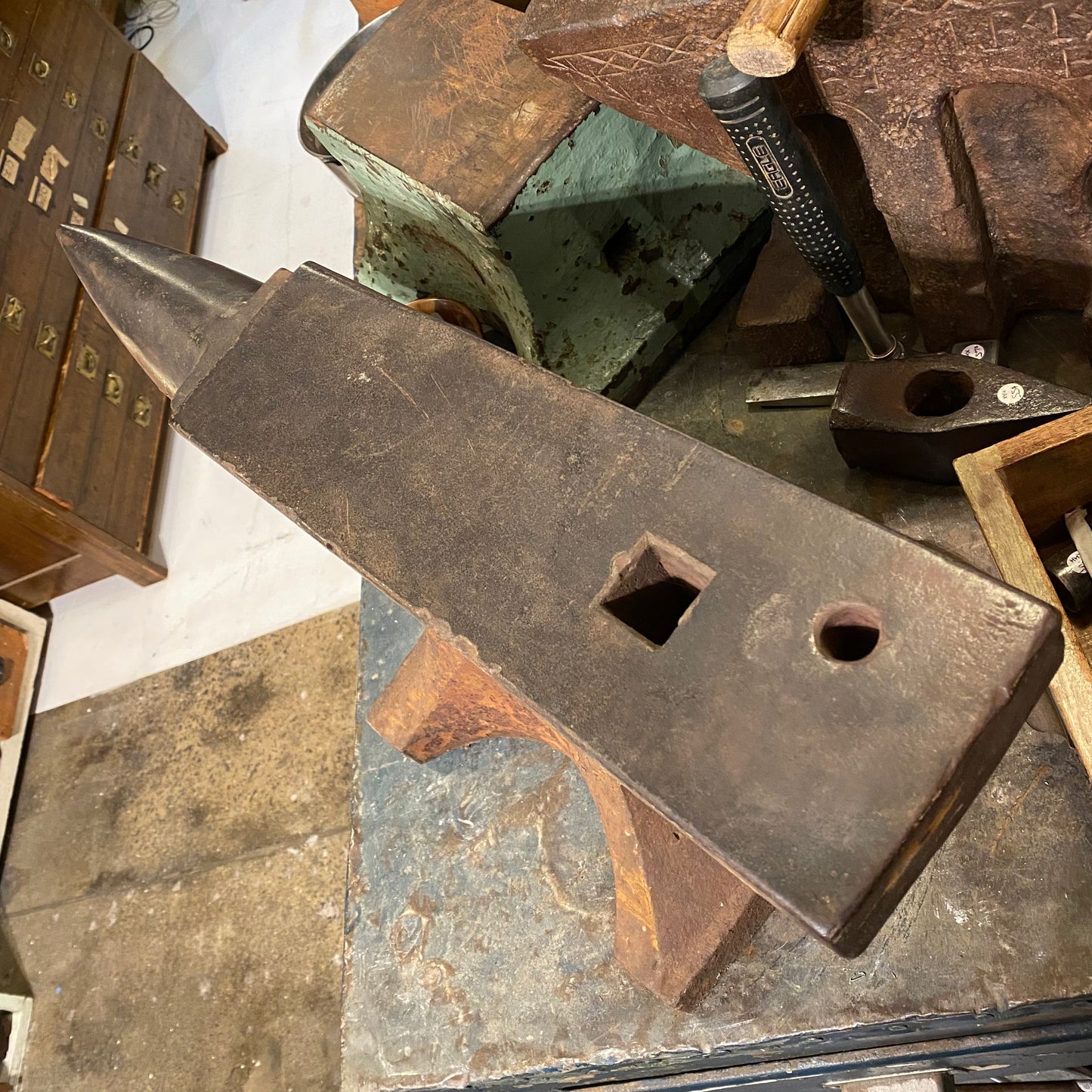 H2428 Vintage 1924 SODERFORS 222lb 100kg Sweden ANVIL Blacksmiths tool PICK UP ONLY- NO FREIGHT