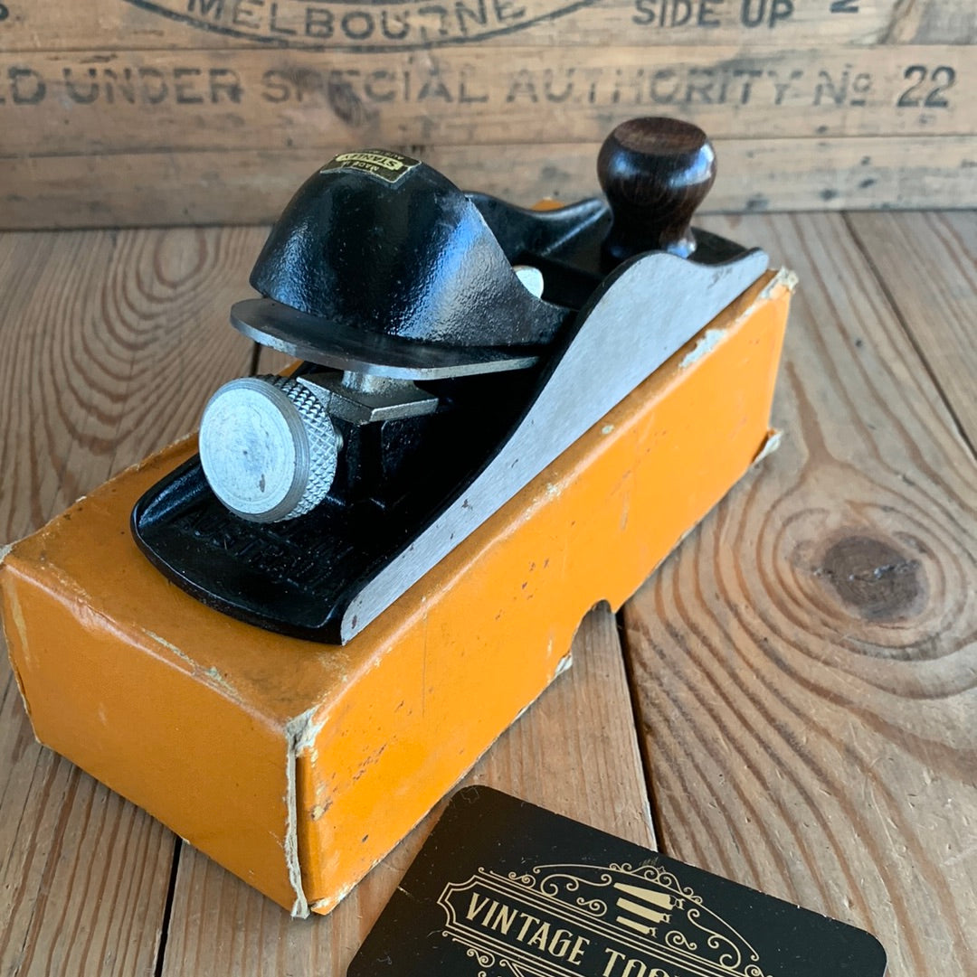 SOLD T9616 Vintage STANLEY Australia No.220 BLOCK PLANE original Box