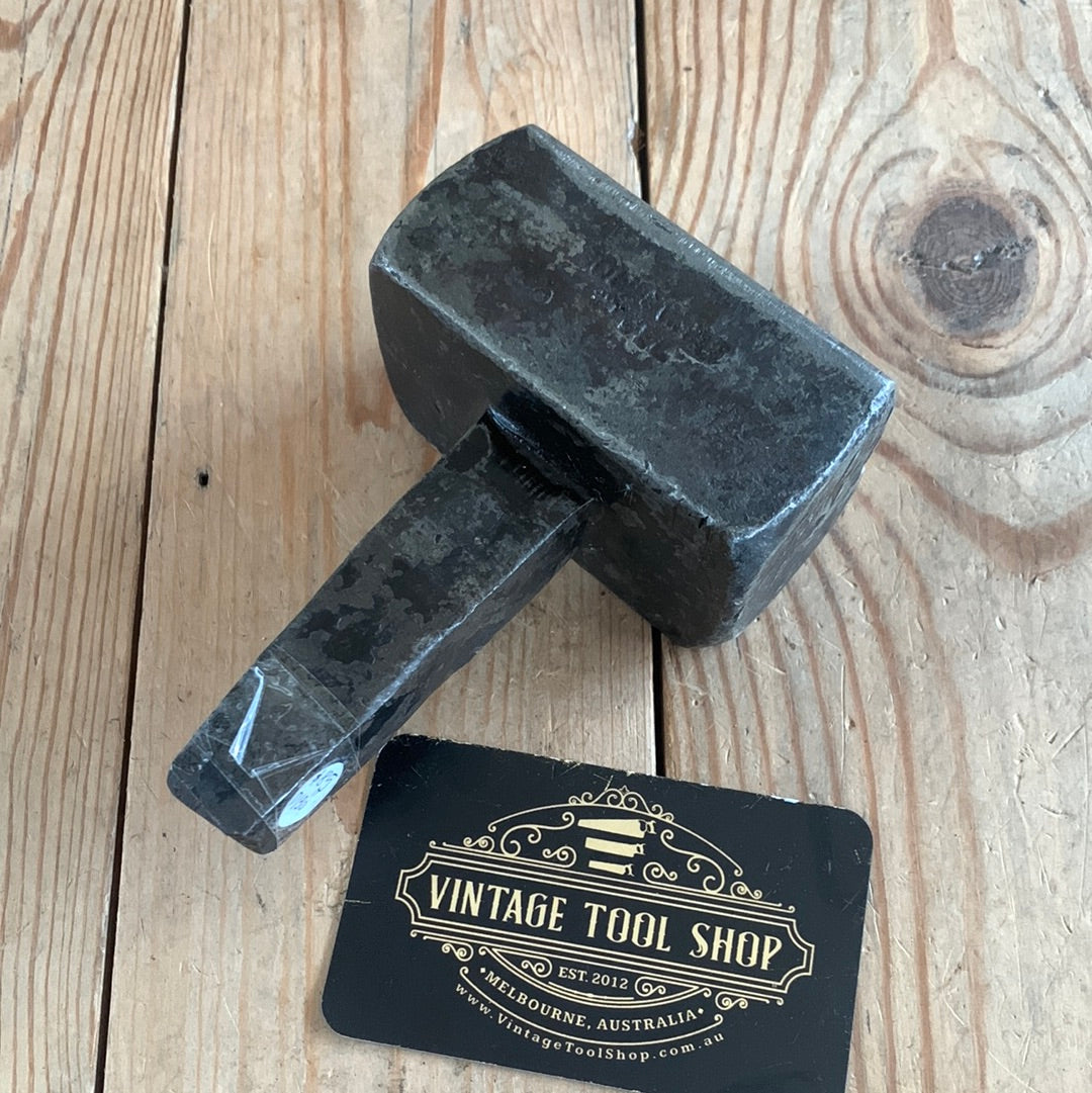 D190 Vintage Sheffield England 1939 HARDY anvil METALWORKING tool