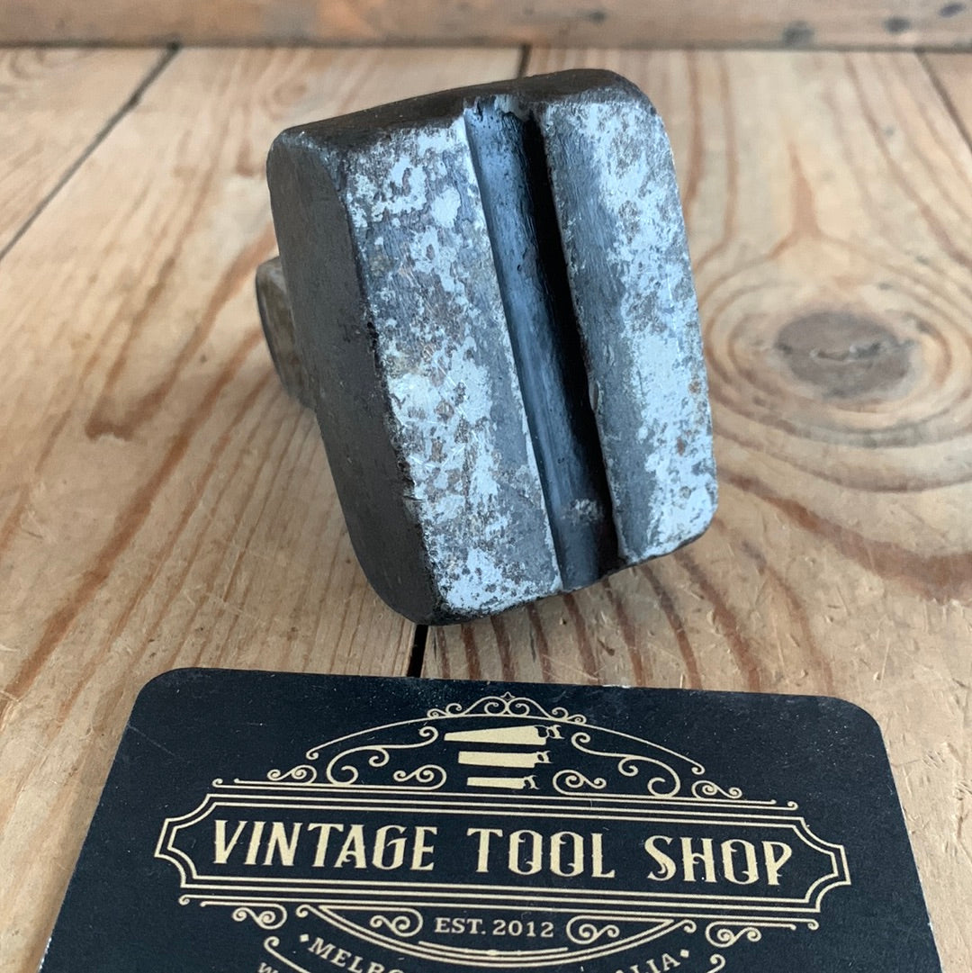 D185 Vintage smaller HARDY anvil METALWORKING tool