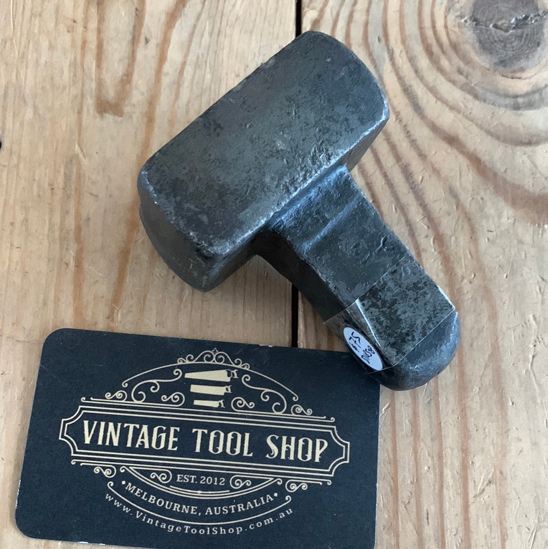 D185-8 Vintage smaller HARDY anvil METALWORKING tool