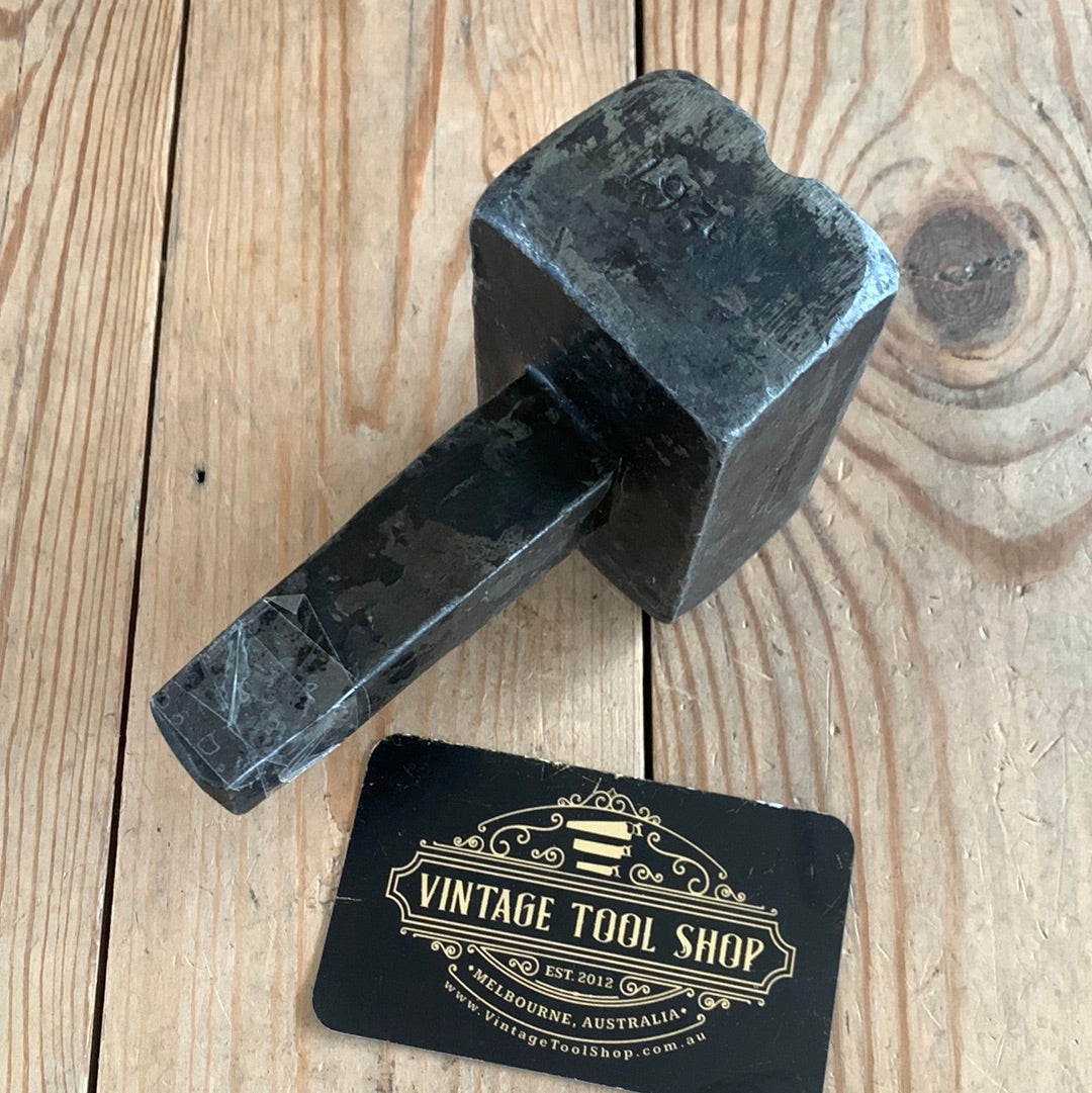 D190 Vintage Sheffield England 1939 HARDY anvil METALWORKING tool