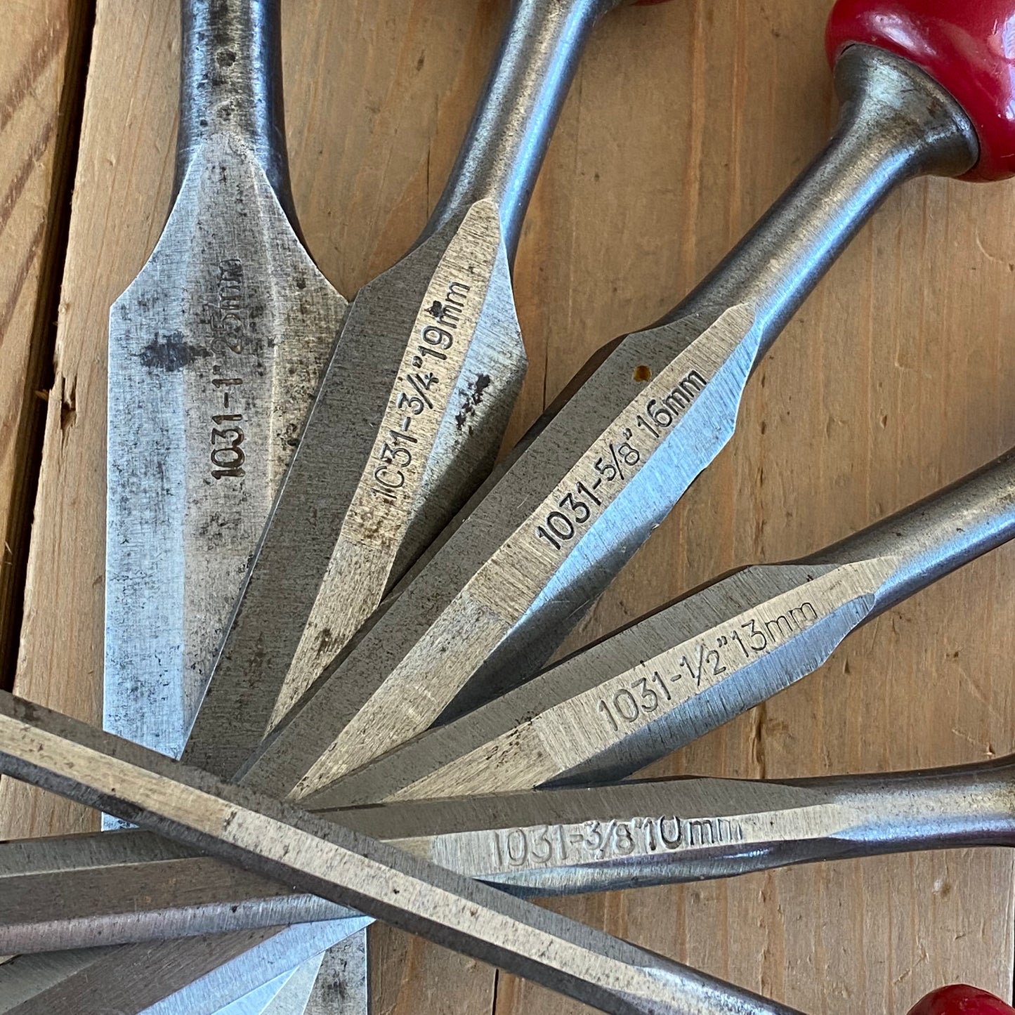 SOLD Vintage set of 6 SWEDISH E.A. BERG red resin handle BEVEL CHISELS T10020