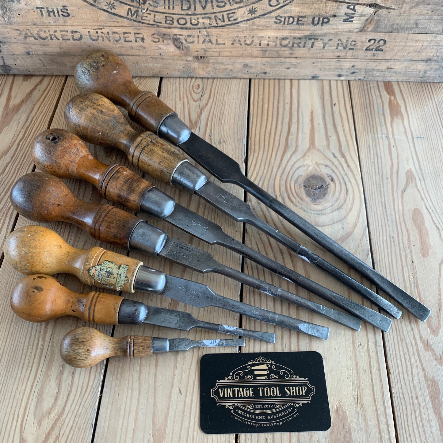 SOLD Vintage mixed set of 7 x English cabinetmakers SCREWDRIVERS T8367