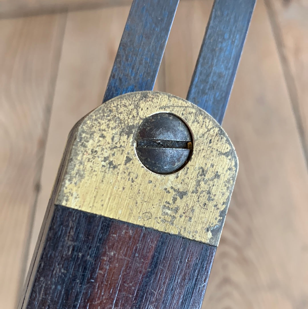 D689 Vintage Rosewood & brass BEVEL